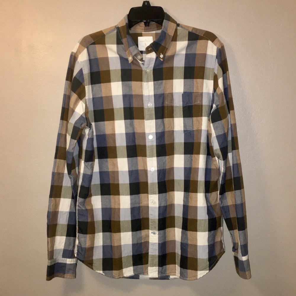 GAP Men’s Button Down Collared Shirt